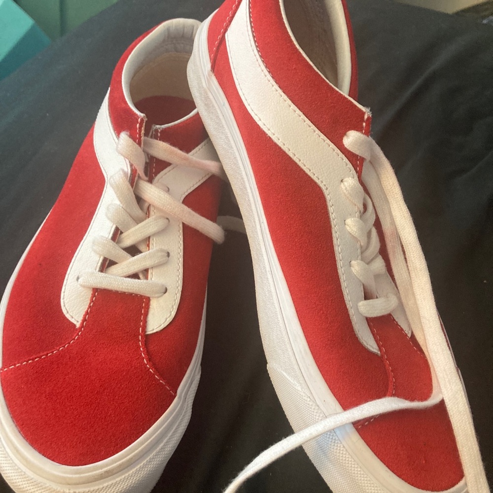 Red vans - Picture 2 of 4